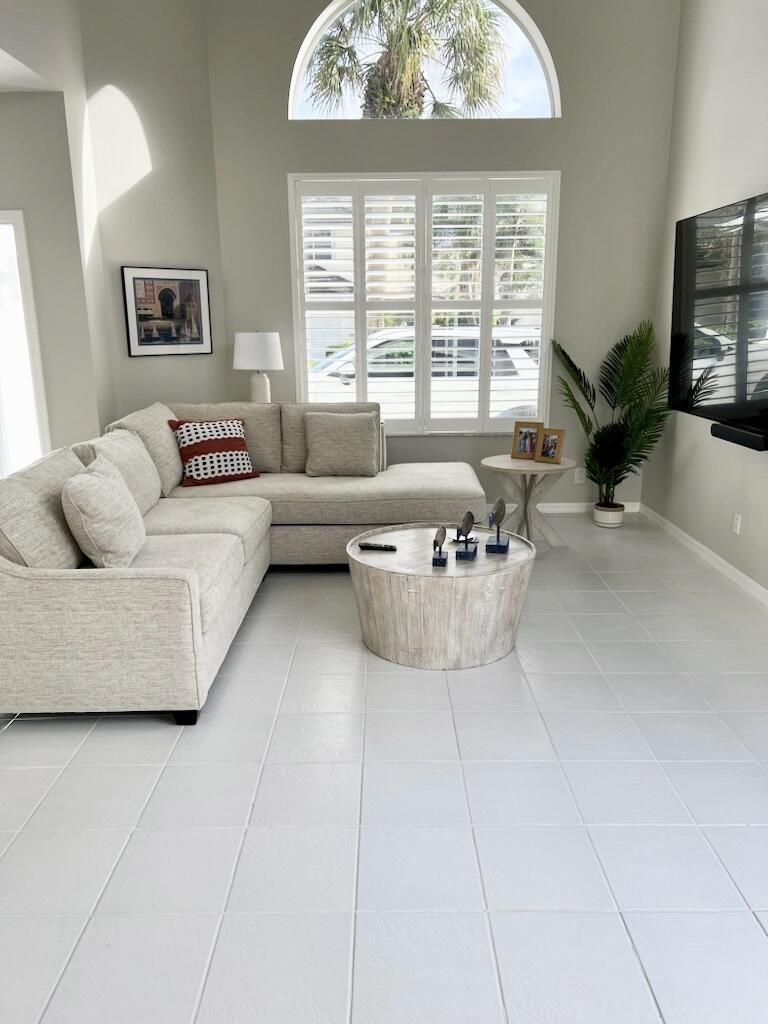 3028 Windward Way Jupiter, FL 33477 - Photo 6 of 35 Photo Dec 03 2023, 8 53 28 AM (1)