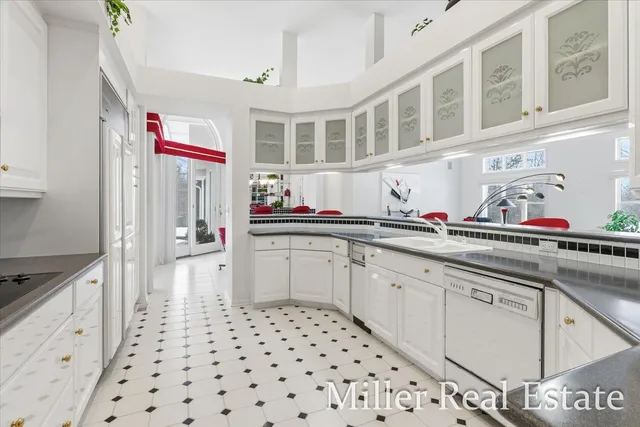 $995,000 | 660 Indian Hills Drive, Hastings, MI 49058