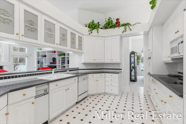 $995,000 | 660 Indian Hills Drive, Hastings, MI 49058