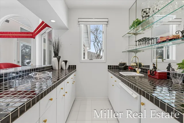 $995,000 | 660 Indian Hills Drive, Hastings, MI 49058