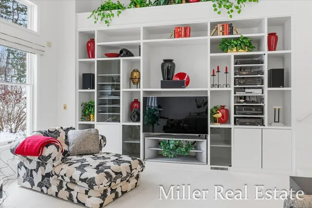 $995,000 | 660 Indian Hills Drive, Hastings, MI 49058