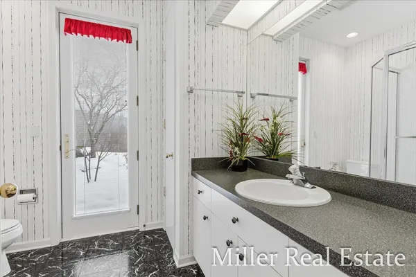 $995,000 | 660 Indian Hills Drive, Hastings, MI 49058