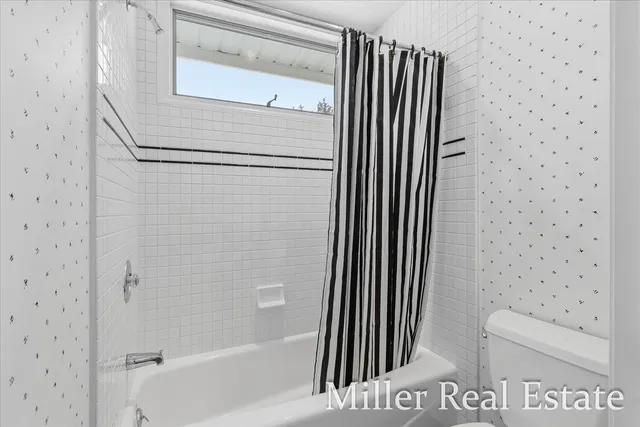 $995,000 | 660 Indian Hills Drive, Hastings, MI 49058