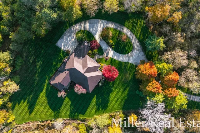 $995,000 | 660 Indian Hills Drive, Hastings, MI 49058