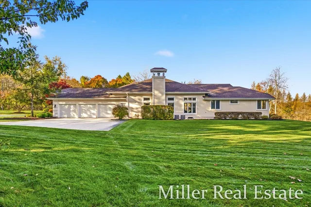 $995,000 | 660 Indian Hills Drive, Hastings, MI 49058