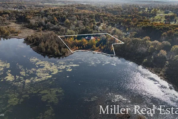 $995,000 | 660 Indian Hills Drive, Hastings, MI 49058