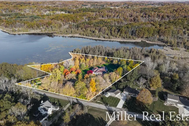 $995,000 | 660 Indian Hills Drive, Hastings, MI 49058