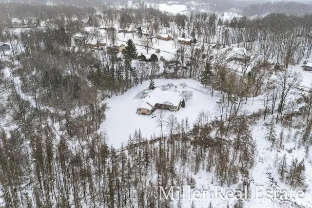 $995,000 | 660 Indian Hills Drive, Hastings, MI 49058