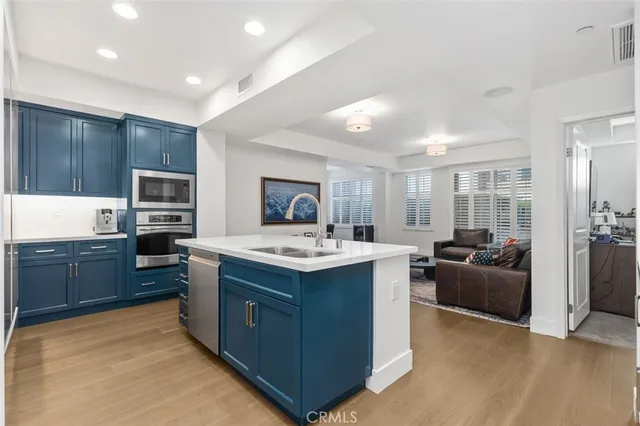 $925,000 | 150 The Promenade North, Unit 202, Long Beach, CA 90802