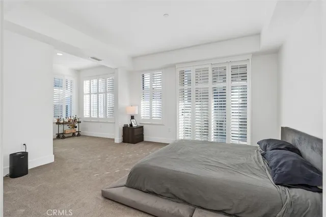 $925,000 | 150 The Promenade North, Unit 202, Long Beach, CA 90802