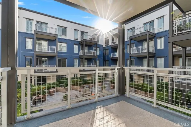 $925,000 | 150 The Promenade North, Unit 202, Long Beach, CA 90802