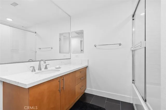 $925,000 | 150 The Promenade North, Unit 202, Long Beach, CA 90802