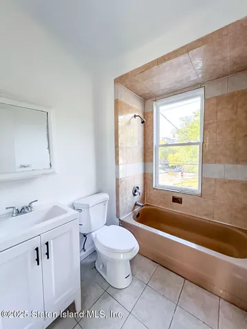 $655,000 | 88 Warren Street | Stapleton