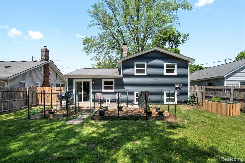 6615 Hatchery Road Waterford, MI 48327 - Photo 18 of 23 Gallery Image 18