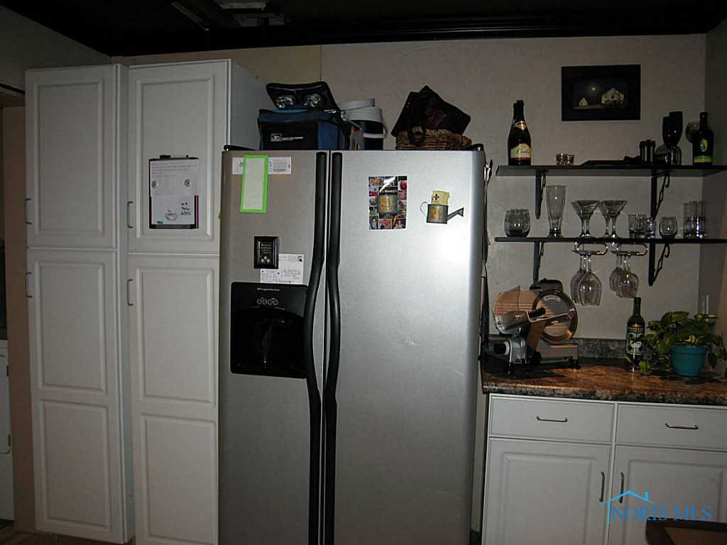 7018 Angola Road Holland, OH 43528 - Photo 3 of 12 Gallery Image 3