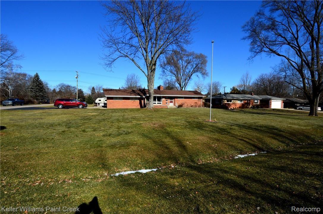 263 Booth Road Troy, MI 48085 - Photo 65 of 67 DSC_1351.JPG