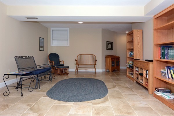 11 Old Nugent Farm Road, Unit 11 Gloucester, MA 01930 - Photo 24 of 30 a workspace with furniture