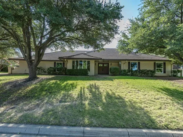 $710,000 | 3717 Myrtle Springs Road, Benbrook, TX 76116