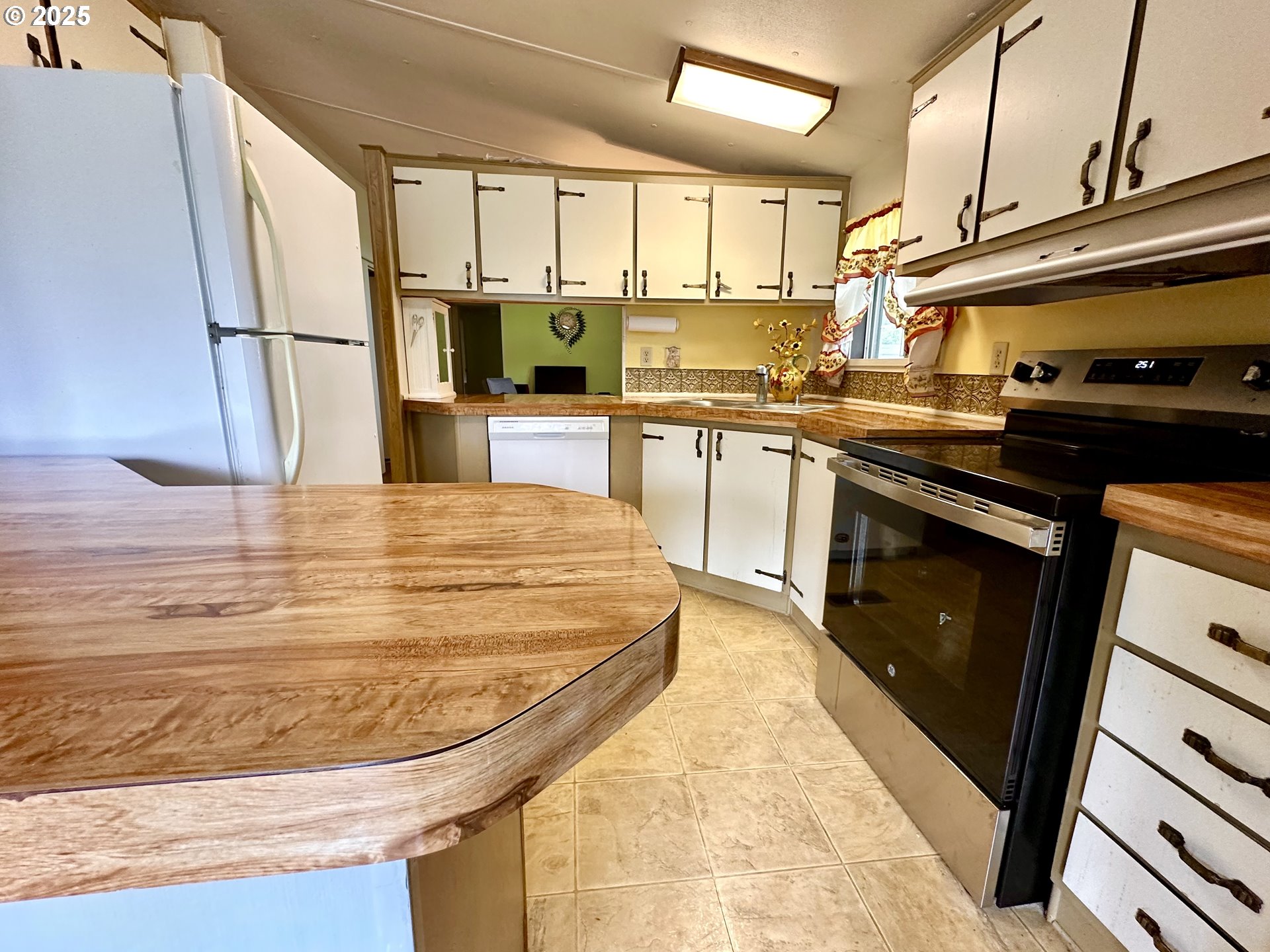 1400 Candlelight Drive, Unit 99 Eugene, OR 97402 - Photo 5 of 14