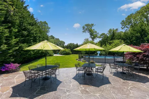 $1,329,000 | 322 Rose Lane, Smithtown, NY 11787