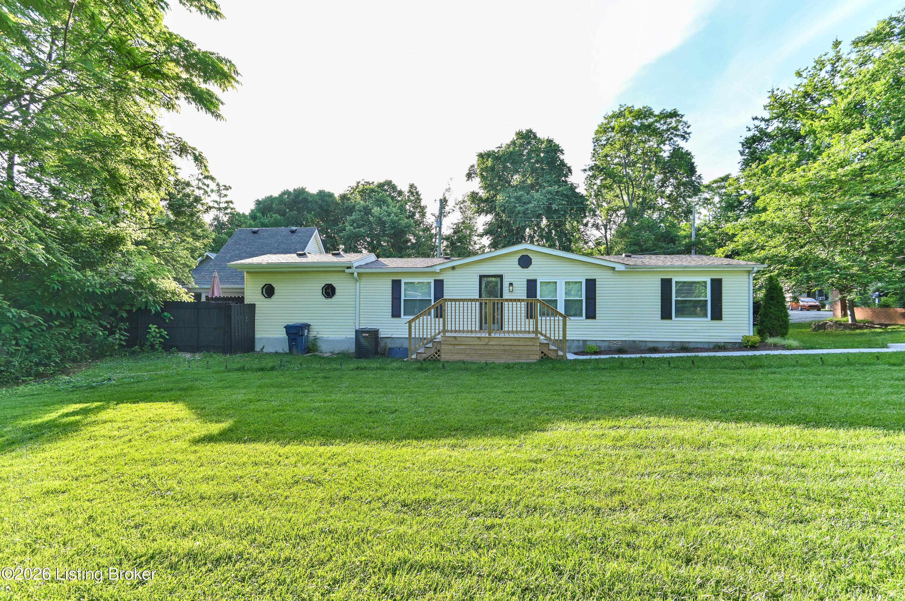 7614 Fraziertown Road Pewee Valley, KY 40056 - Photo 2 of 44 07 20260603-0278