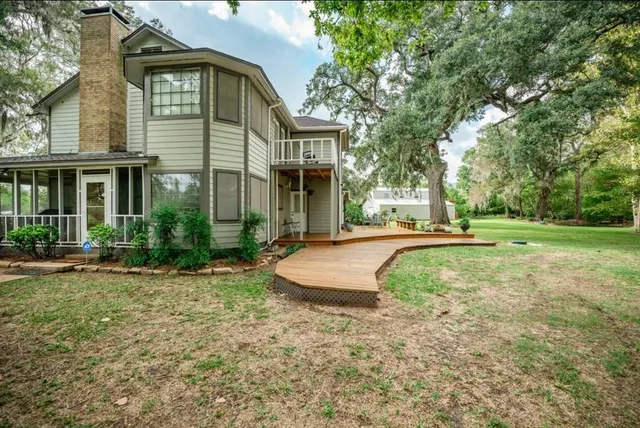 $800,000 | 464 River Road, Angleton, TX 77515