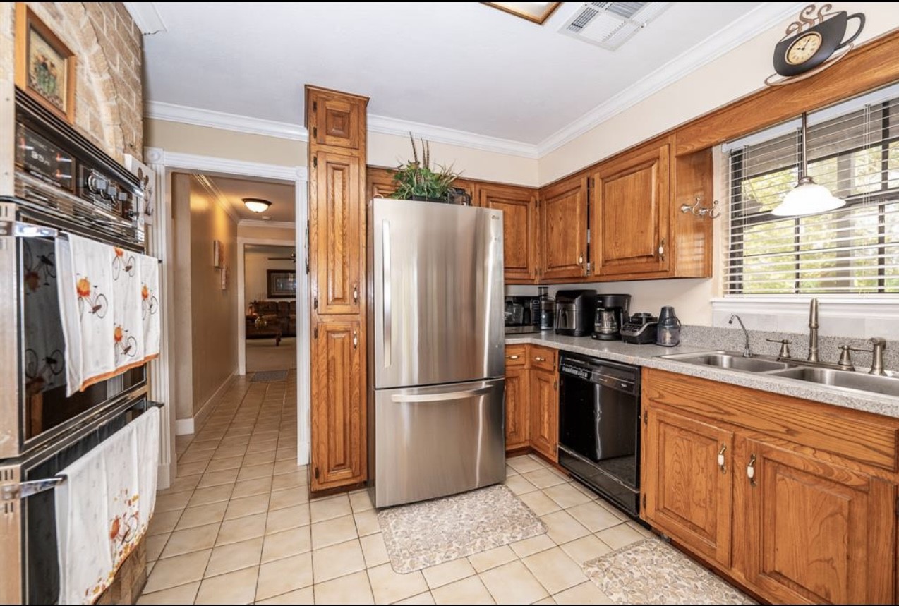 464 River Road Angleton, TX 77515 - Photo 18 of 45