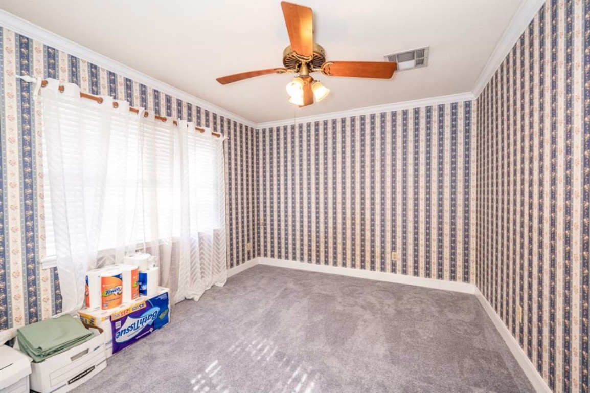 464 River Road Angleton, TX 77515 - Photo 19 of 45 a view of an empty room with a window