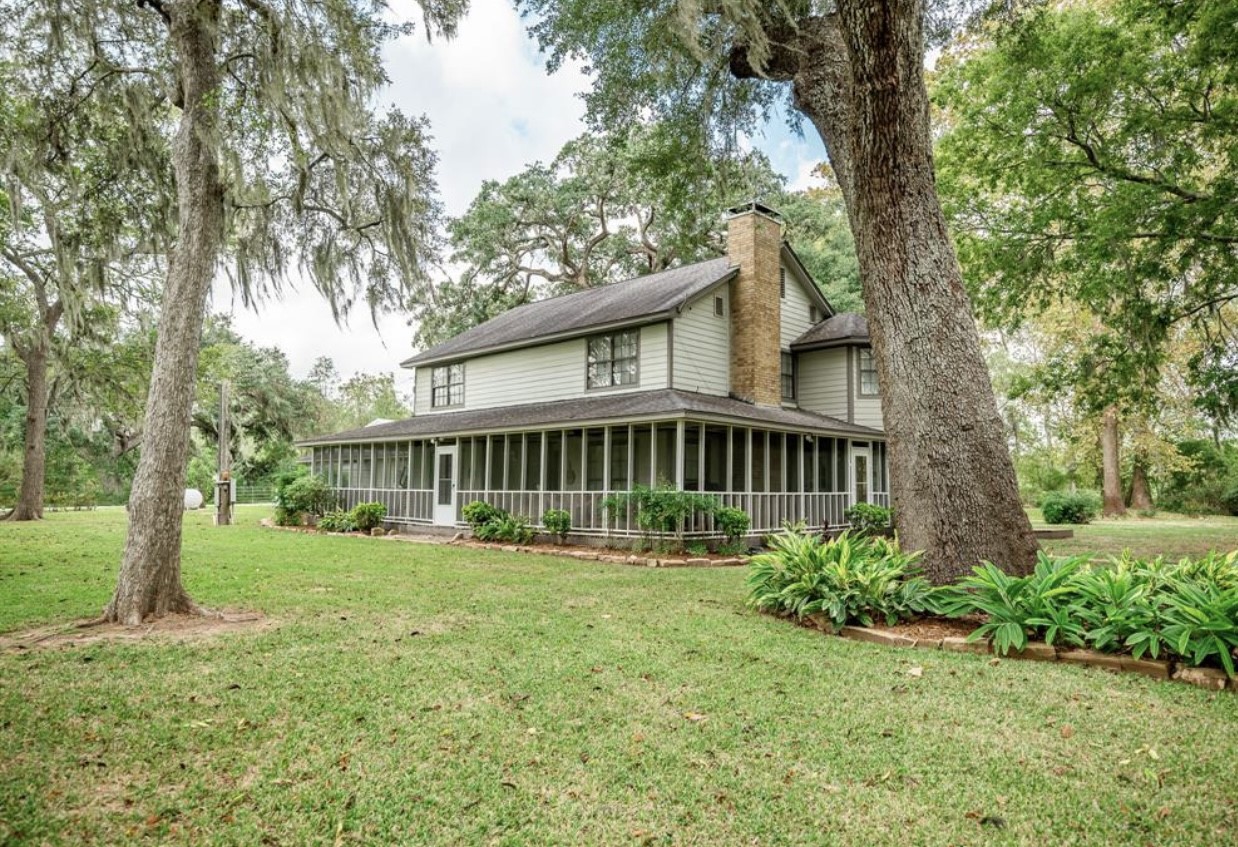 464 River Road Angleton, TX 77515 - Photo 3 of 45