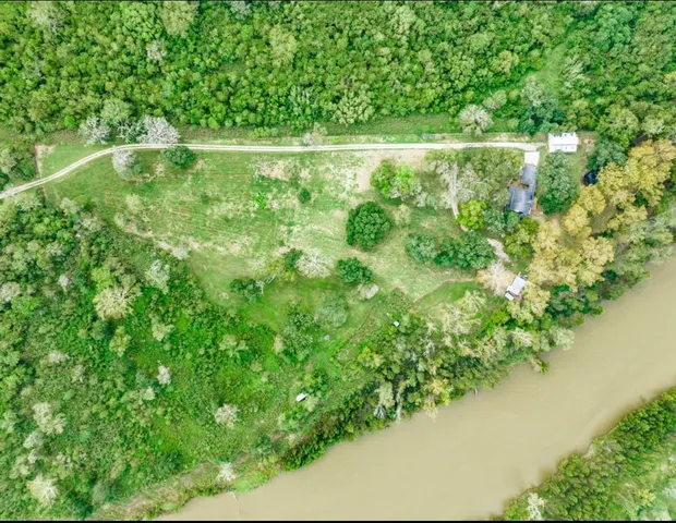 $800,000 | 464 River Road, Angleton, TX 77515