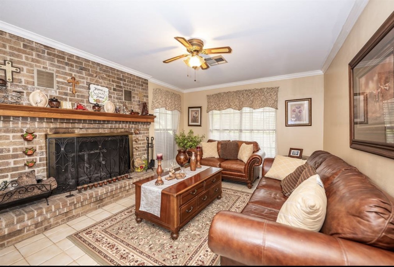 464 River Road Angleton, TX 77515 - Photo 8 of 45