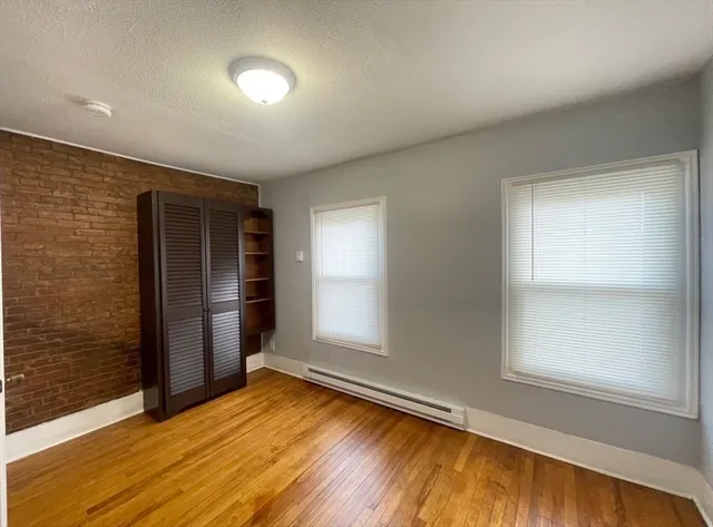 $2,000 | 27 Wilcox Street, Unit 2L, Springfield, MA 01105