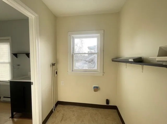 $2,000 | 27 Wilcox Street, Unit 2L, Springfield, MA 01105