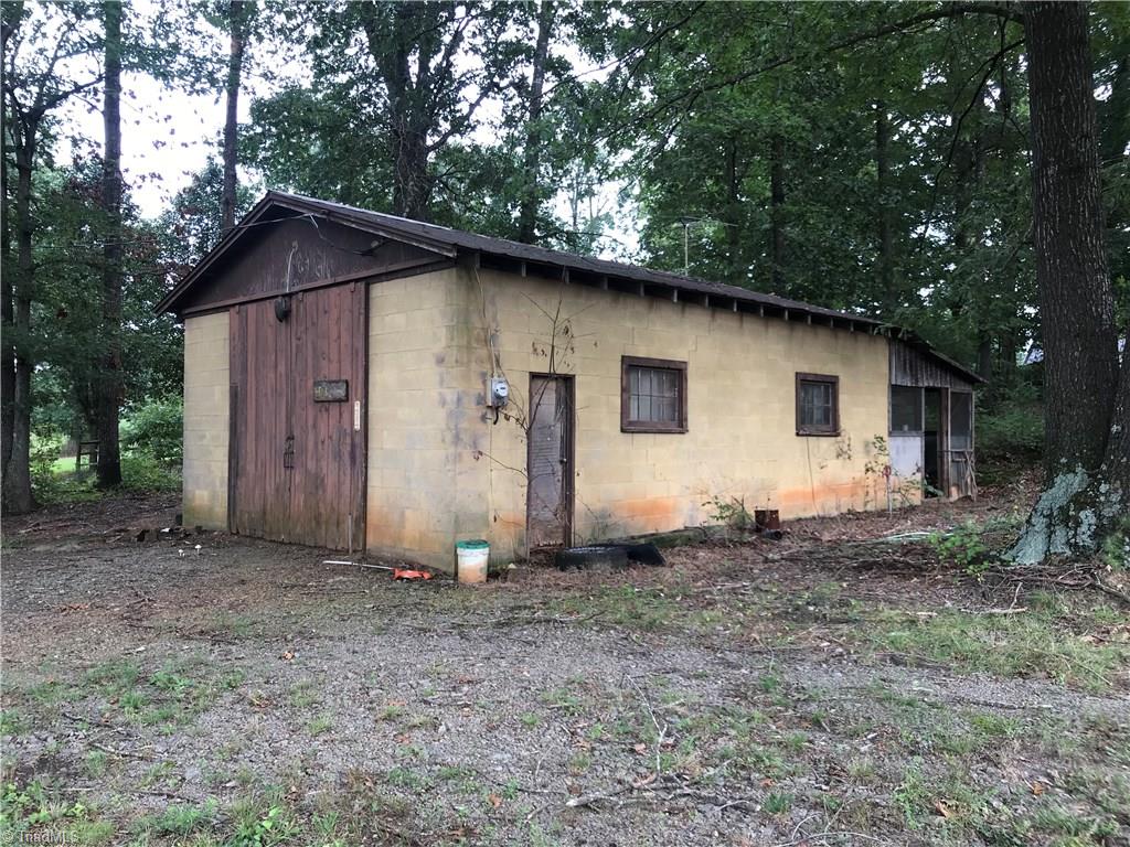 1143 Cool Springs Church Road Elkin, NC 28621 - Photo 10 of 24 30x20 Concrete shop with power