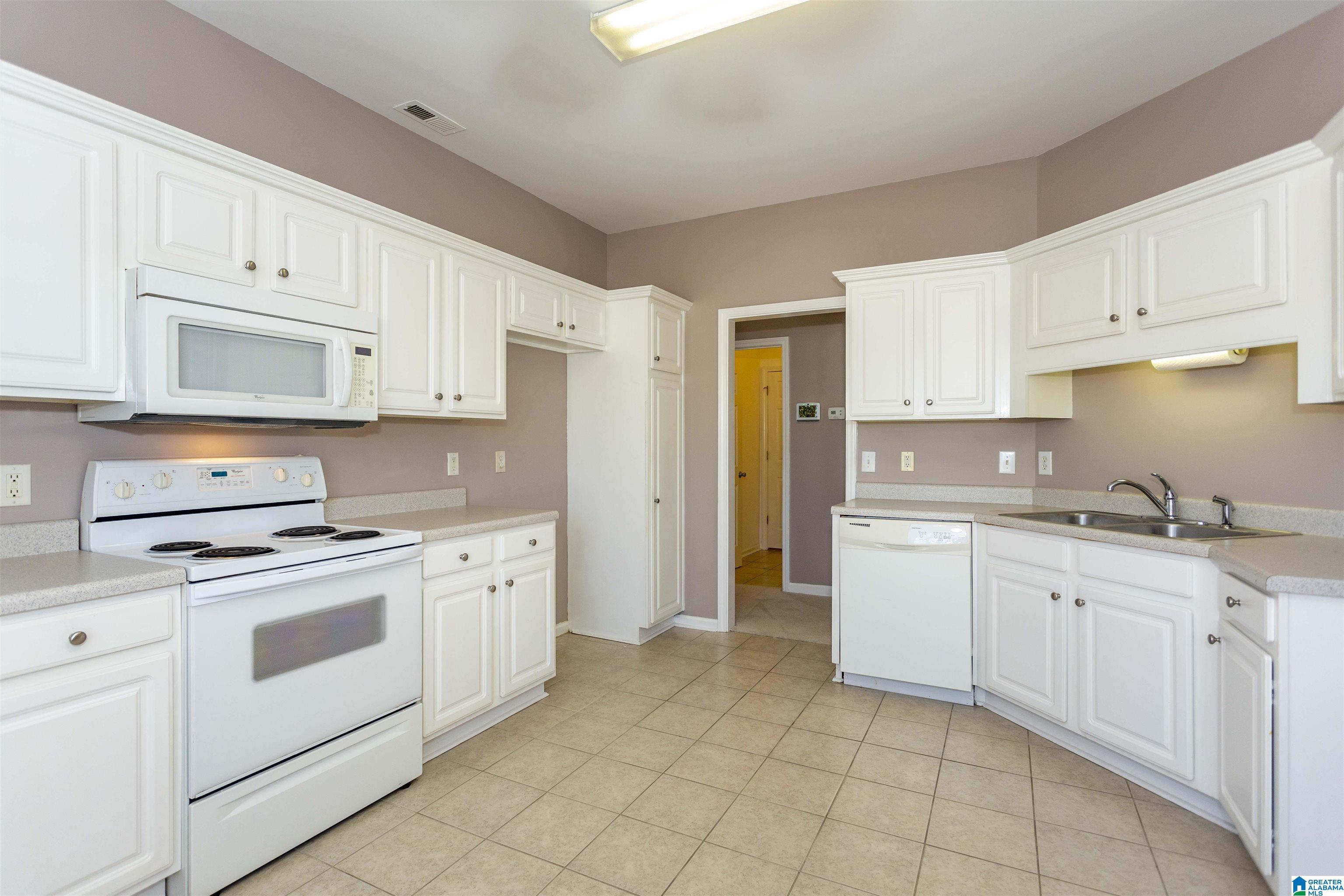 308 Springdale Drive Gardendale, AL 35071 - Photo 5 of 35