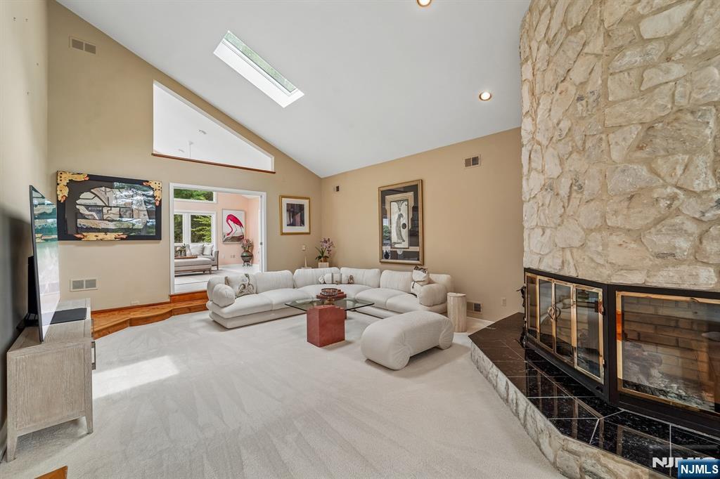 8 Union Hill Road Denville, NJ 07834 - Photo 5 of 50