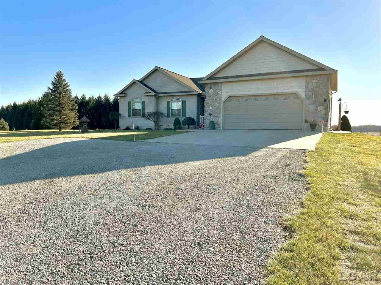 18663 Rome Road Hudson, MI 49247 - Photo 3 of 45 50062604-2.JPG