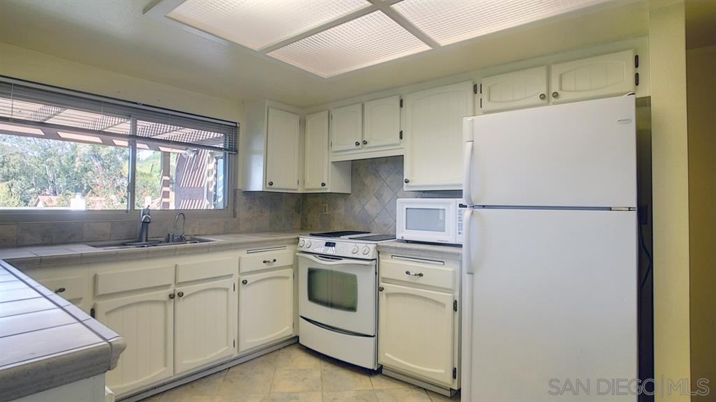 9612 Via Kenora Spring Valley, CA 91977 - Photo 6 of 17 Gallery Image 6