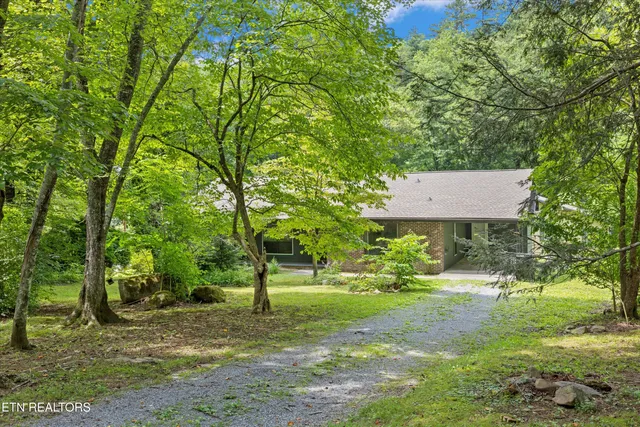 $425,000 | 4533 East Scenic Drive, Gatlinburg, TN 37738