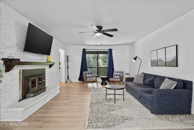 $425,000 | 4533 East Scenic Drive, Gatlinburg, TN 37738