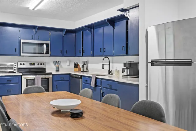 $425,000 | 4533 East Scenic Drive, Gatlinburg, TN 37738