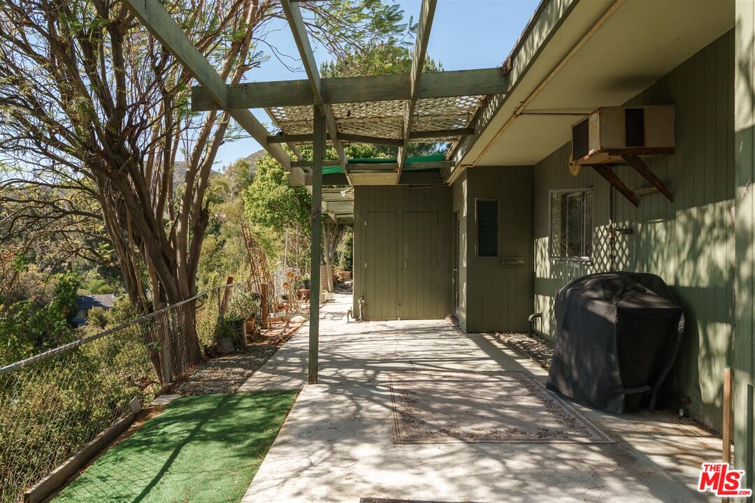 2885 Edgewick Road Glendale, CA 91206 - Photo 57 of 75