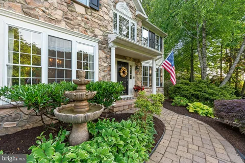 $649,000 | 100 Pine Tree Drive, Honey Brook, PA 19344