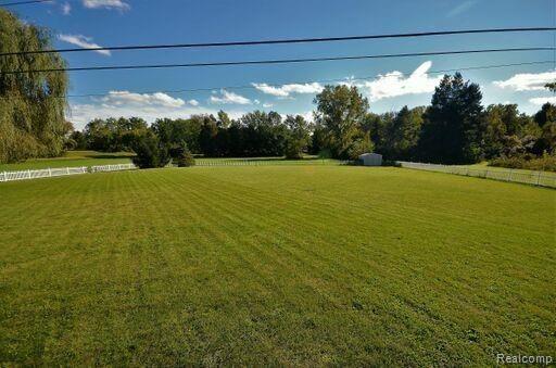 51135 Hanford Road Canton, MI 48187 - Photo 34 of 36 DSC_0060_preview.jpeg