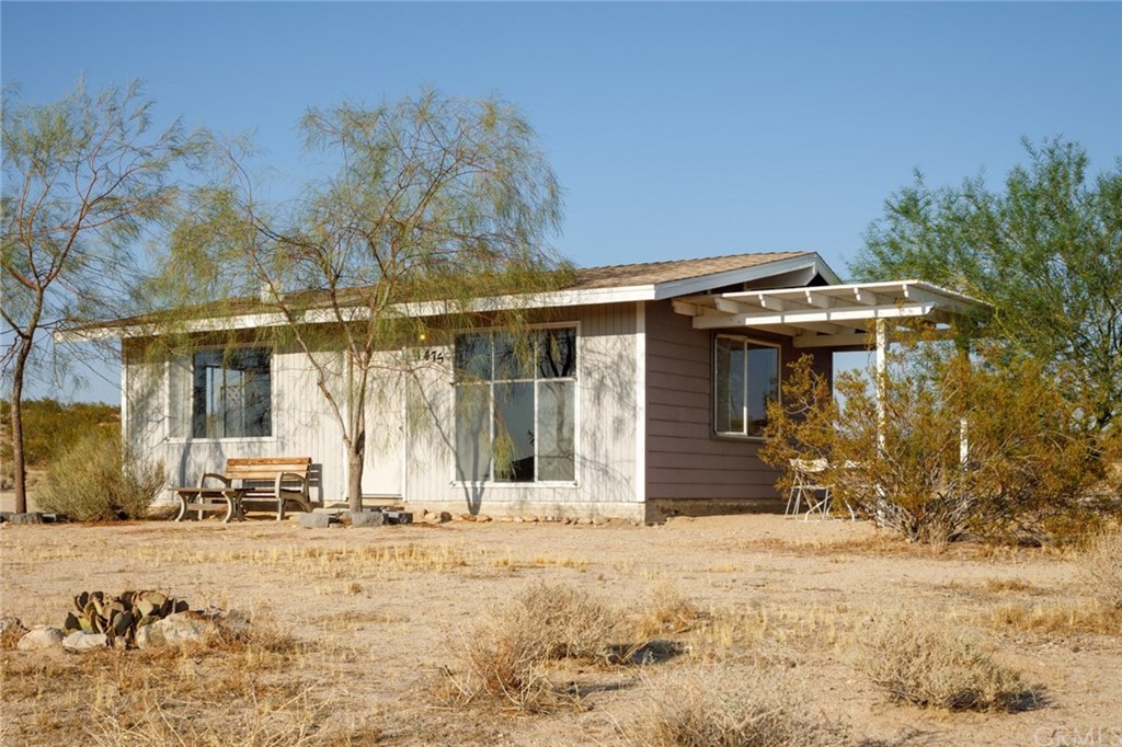 1475 Sunever Road Joshua Tree, CA 92252 - Photo 1 of 1 a front view of a house
