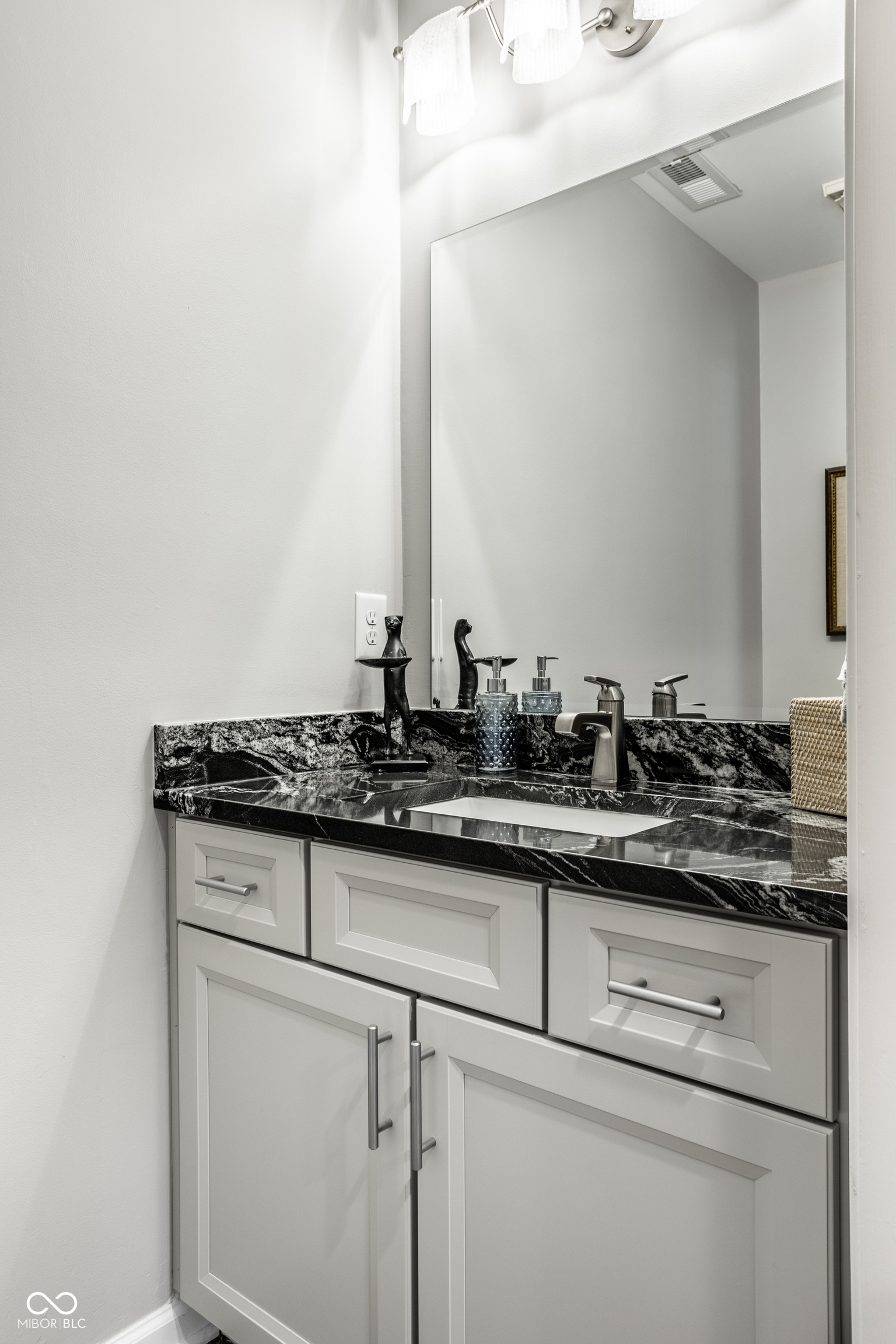 420 Bent Tree Lane, Unit 4 Indianapolis, IN 46260 - Photo 31 of 46