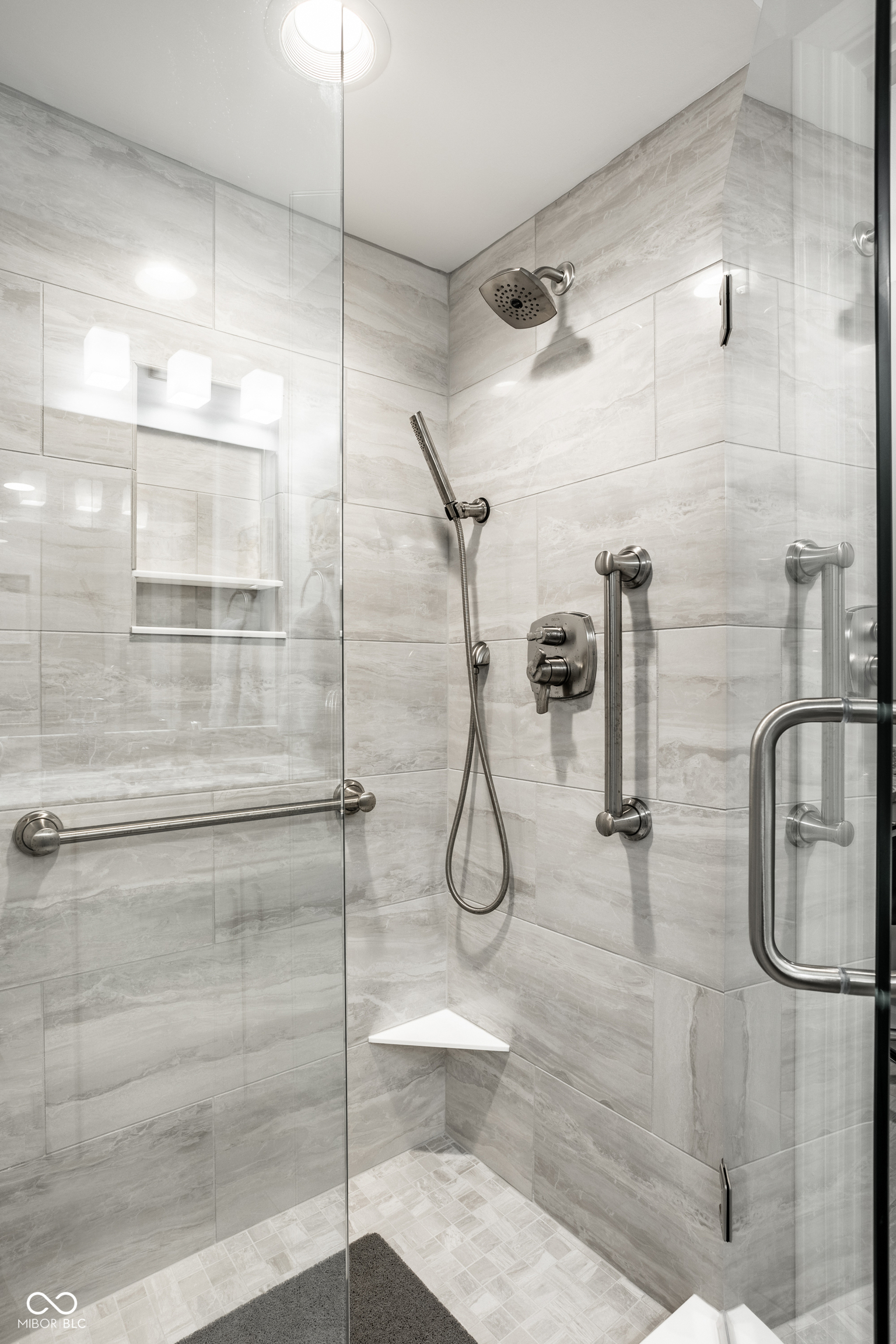 420 Bent Tree Lane, Unit 4 Indianapolis, IN 46260 - Photo 37 of 46