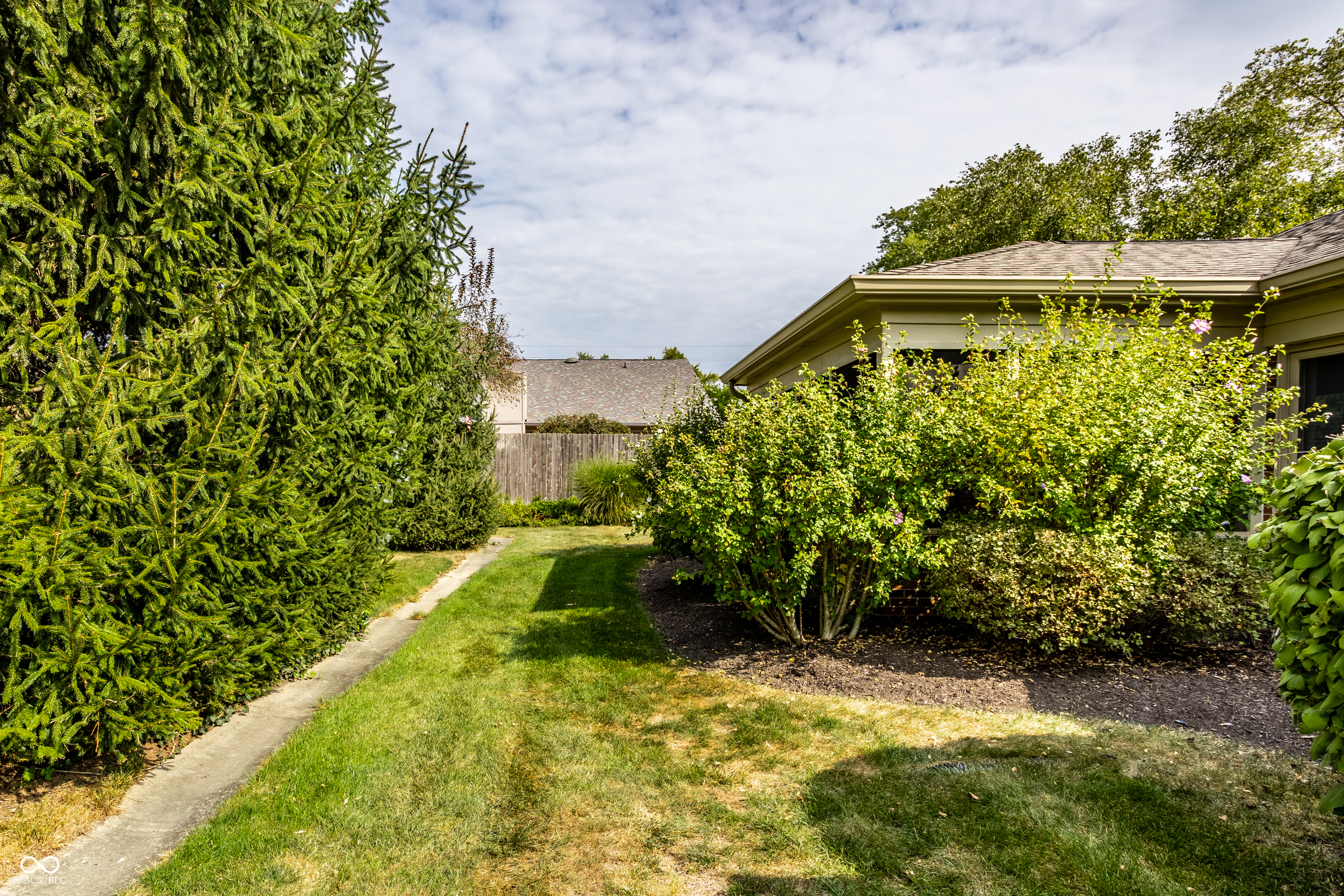 420 Bent Tree Lane, Unit 4 Indianapolis, IN 46260 - Photo 44 of 46