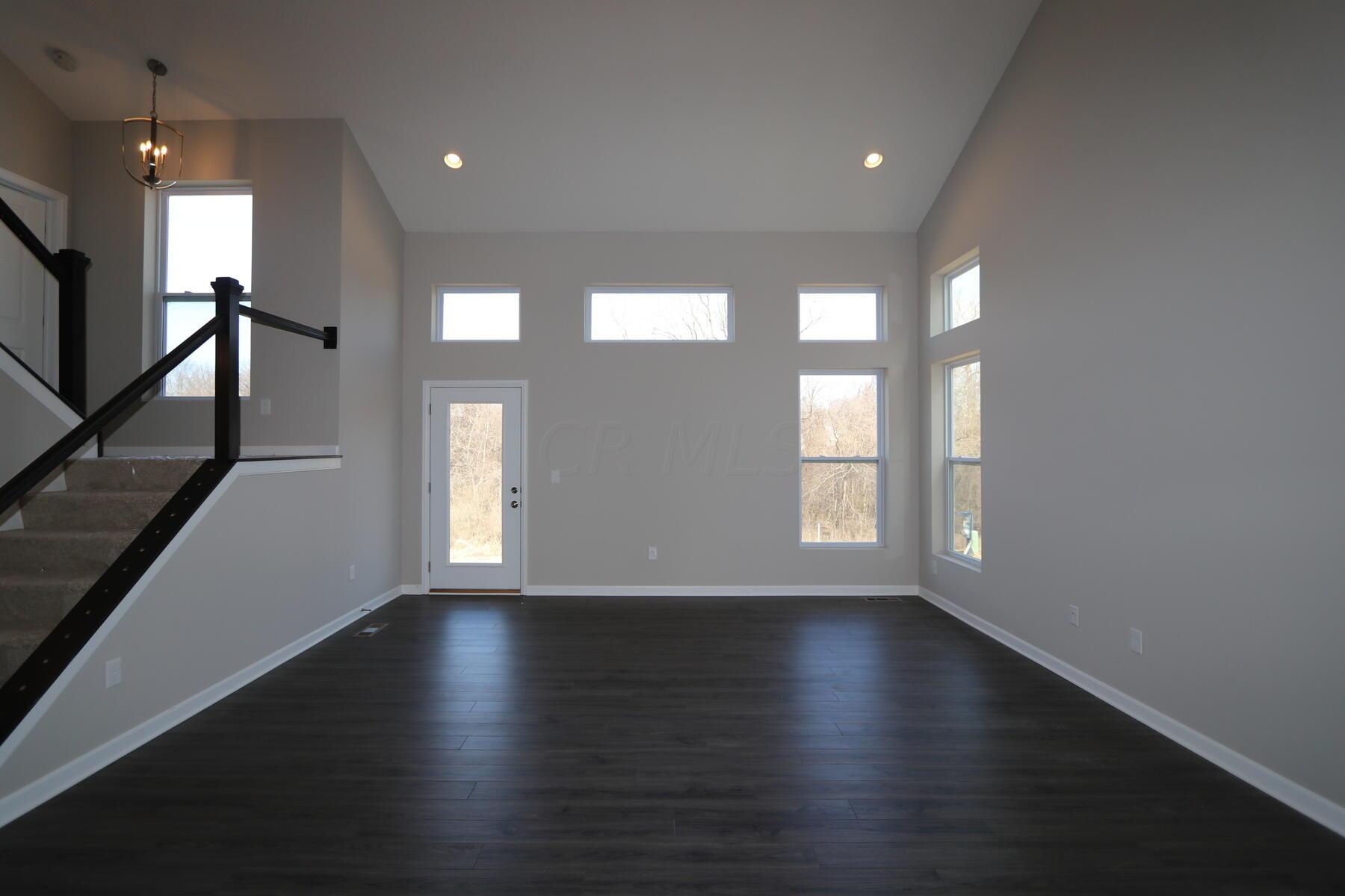 8102 Marilyn Road Reynoldsburg, OH 43068 - Photo 5 of 17 Family Room