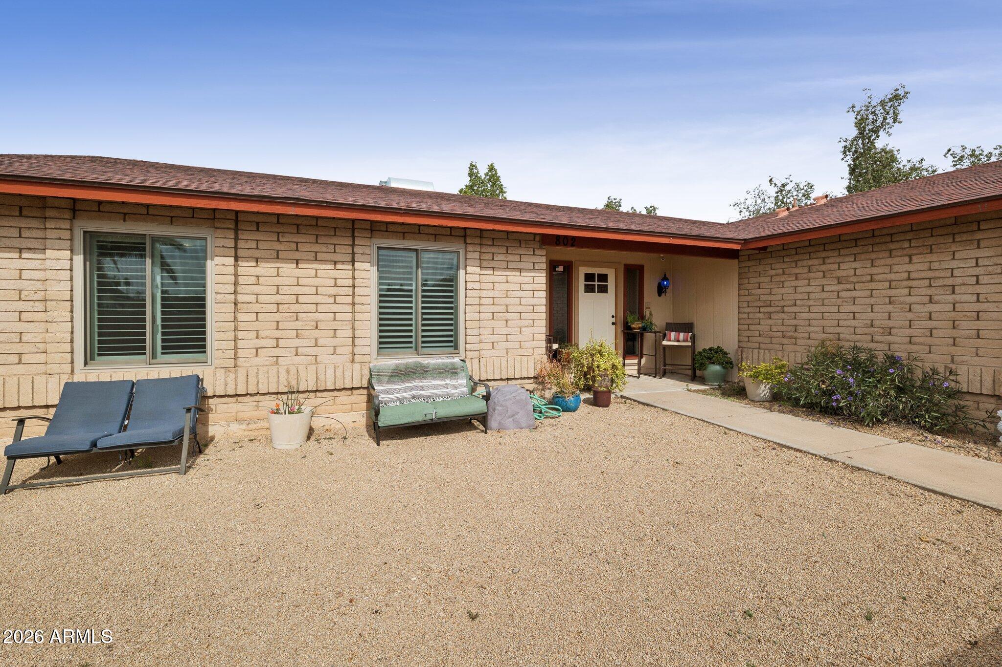 802 East Marconi Avenue Phoenix, AZ 85022 - Photo 4 of 35 Front Courtyard